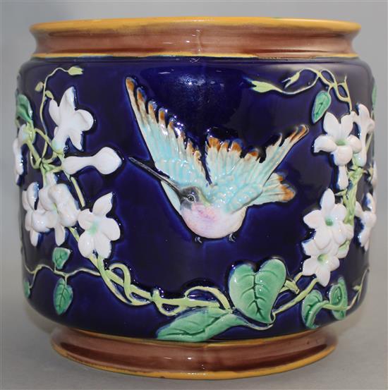 A George Jones majolica Humming Bird and Stephanotis pattern circular jardiniere, late 19th century, 17.5cm